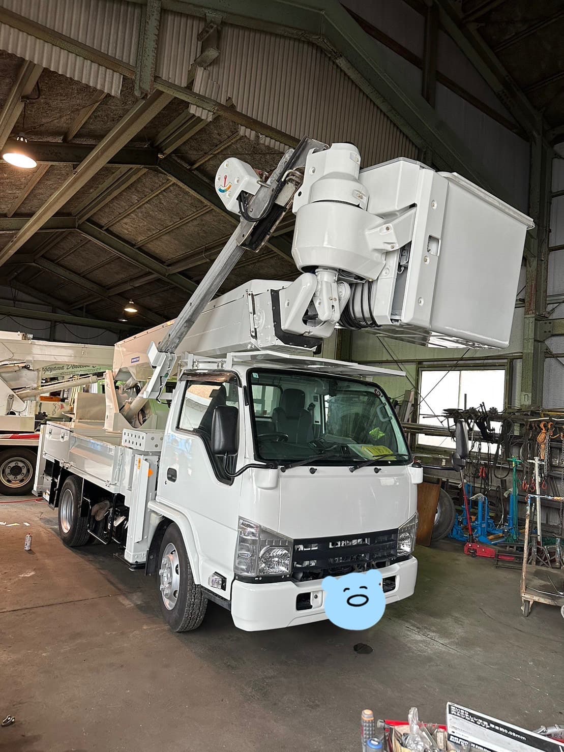 続いて高所作業車のご紹介です☺の画像